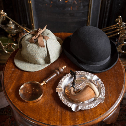 Consulting Detective - 10oz Soy Wax Book Inspired Candle